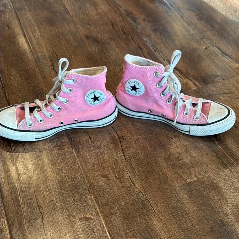 Converse Hi-Top All Star Chuck Taylor Pink Classic Sneakers W/6 M/4